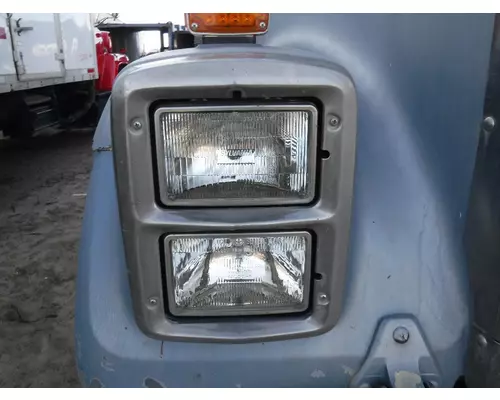 INTERNATIONAL 9300 Headlamp Assembly