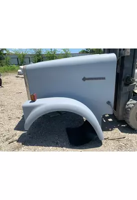 INTERNATIONAL 9300 Hood