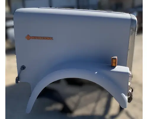 INTERNATIONAL 9300 Hood