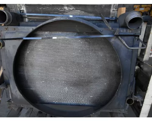 INTERNATIONAL 9300 Radiator