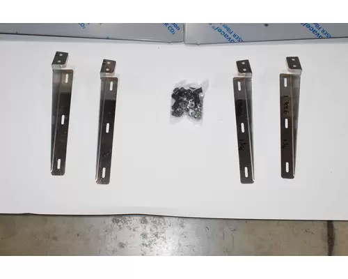 INTERNATIONAL 9300 Sun Visor (External)