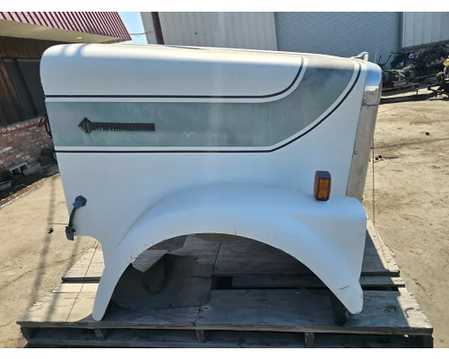 INTERNATIONAL 9370 Hood