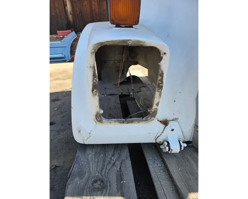 INTERNATIONAL 9370 Hood