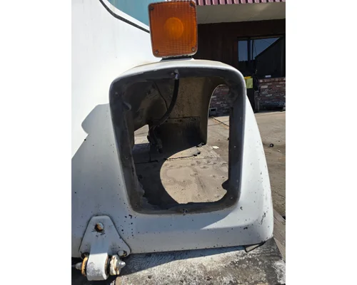 INTERNATIONAL 9370 Hood