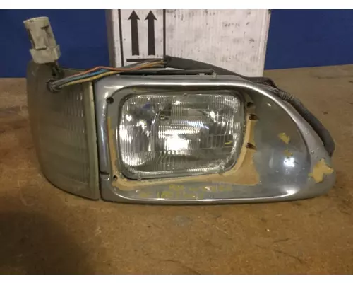 INTERNATIONAL 9400I 2000-2005 HEADLAMP ASSEMBLY