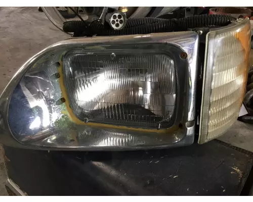 INTERNATIONAL 9400I 2000-2005 HEADLAMP ASSEMBLY