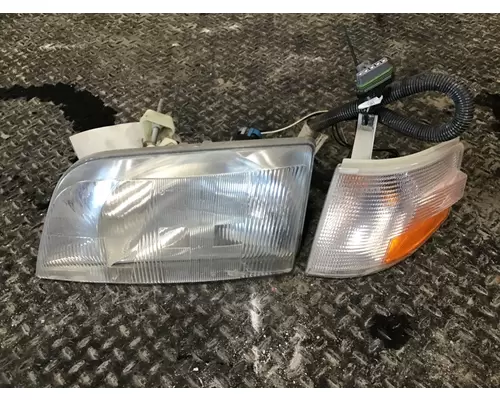 INTERNATIONAL 9400I 2000-2005 HEADLAMP ASSEMBLY