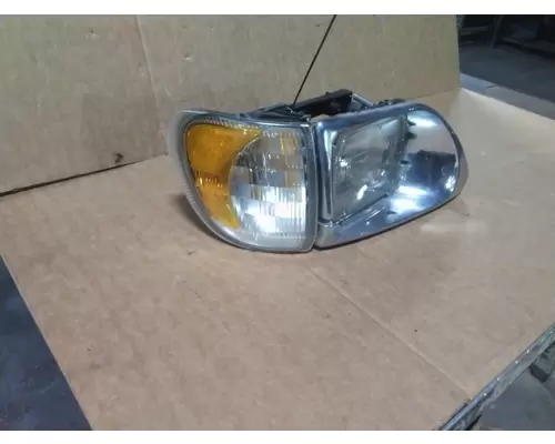 INTERNATIONAL 9400I 2000-2005 HEADLAMP ASSEMBLY