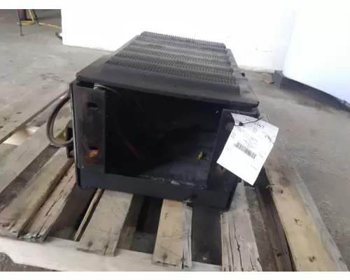 INTERNATIONAL 9400I BATTERY BOX