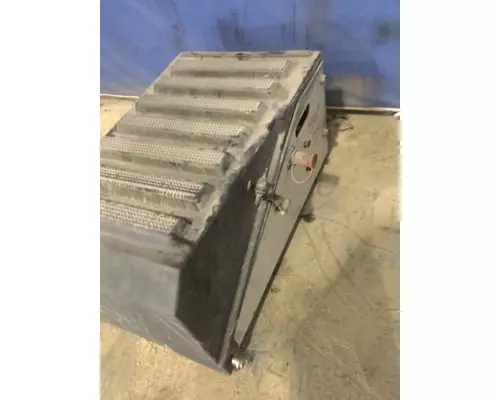 INTERNATIONAL 9400I BATTERY BOX