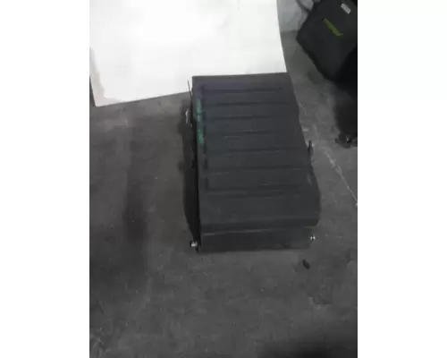 INTERNATIONAL 9400I BATTERY BOX