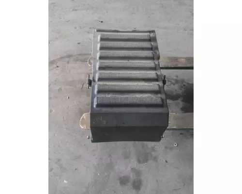 INTERNATIONAL 9400I BATTERY BOX