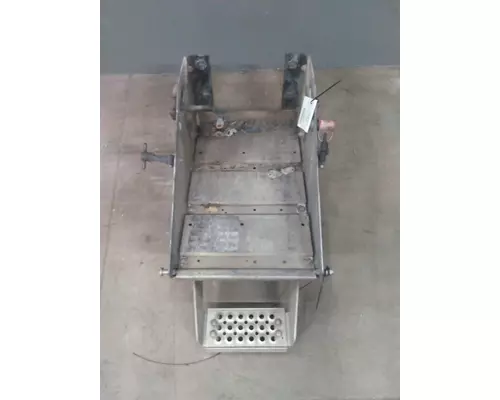 INTERNATIONAL 9400I BATTERY BOX