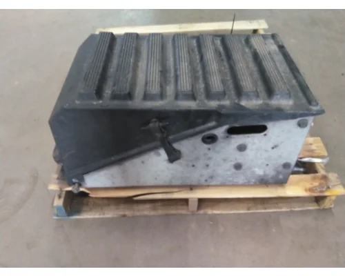 INTERNATIONAL 9400I BATTERY BOX