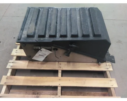 INTERNATIONAL 9400I BATTERY BOX
