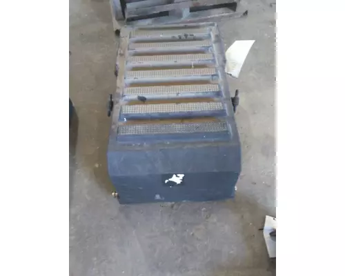 INTERNATIONAL 9400I BATTERY BOX