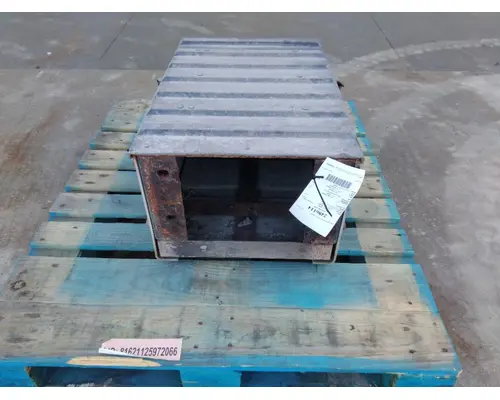 INTERNATIONAL 9400I BATTERY BOX