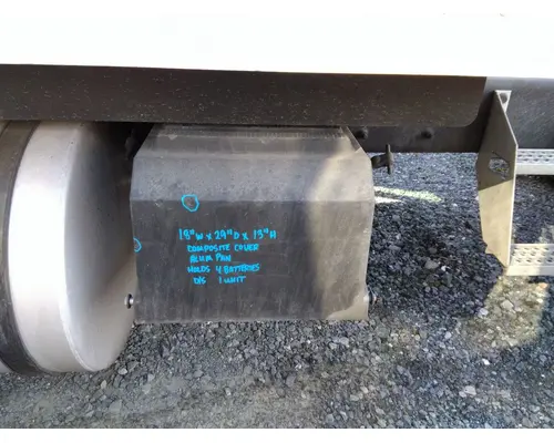 INTERNATIONAL 9400I BATTERY BOX