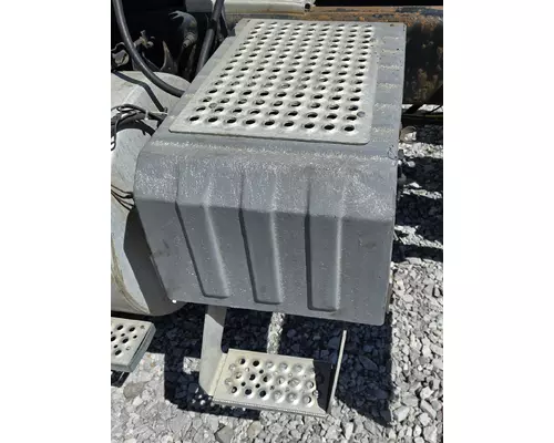 INTERNATIONAL 9400I Battery BoxTray