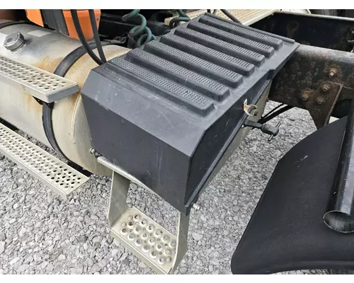 INTERNATIONAL 9400I Battery BoxTray