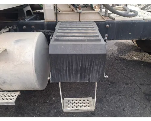 INTERNATIONAL 9400I Battery Boxes