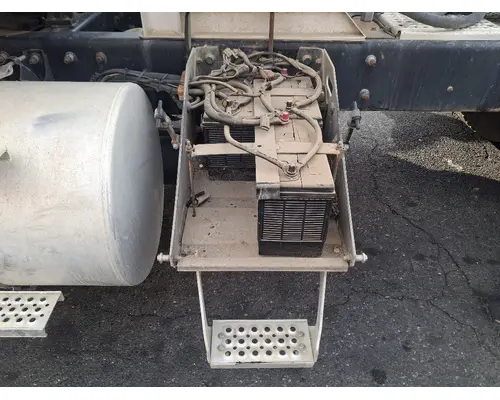 INTERNATIONAL 9400I Battery Boxes