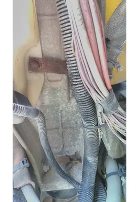 INTERNATIONAL 9400I CAB MOUNT,BRACKET