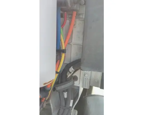 INTERNATIONAL 9400I CAB MOUNT,BRACKET