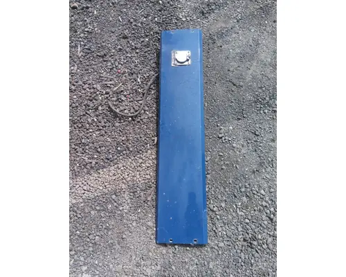 INTERNATIONAL 9400I CAB SKIRT FILLER PANEL