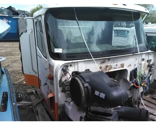 INTERNATIONAL 9400I CAB