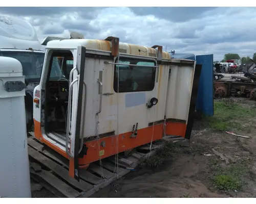 INTERNATIONAL 9400I CAB