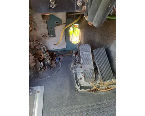 INTERNATIONAL 9400I Cab Mount