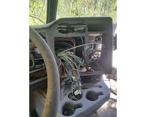 INTERNATIONAL 9400I Cab Mount
