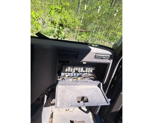 INTERNATIONAL 9400I Cab Mount
