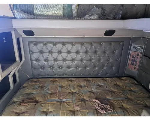 INTERNATIONAL 9400I Cab Mount