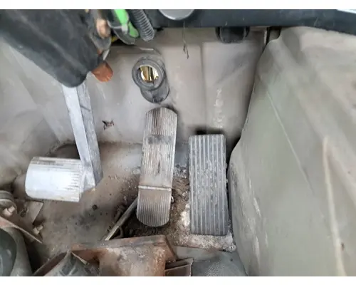 INTERNATIONAL 9400I Cab Mount