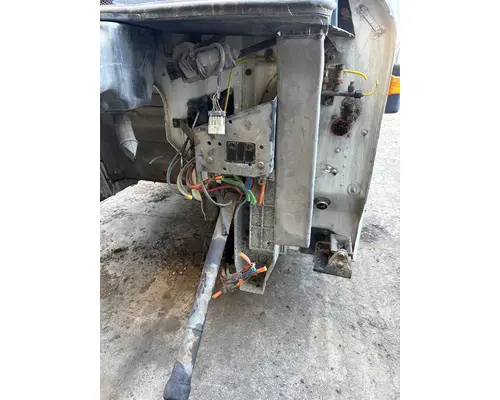 INTERNATIONAL 9400I Cab Mount
