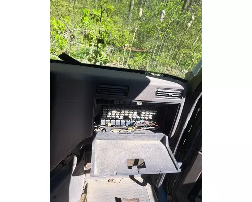 INTERNATIONAL 9400I Cab or Cab Mount