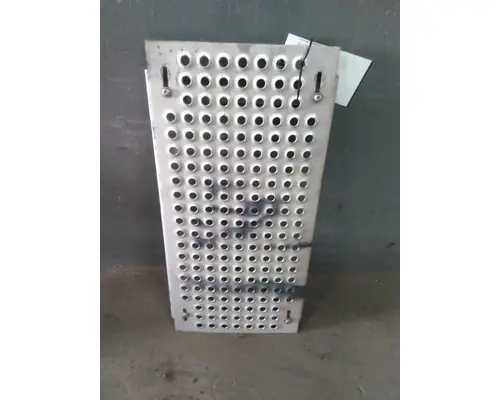 INTERNATIONAL 9400I DECK (CATWALK) STEP