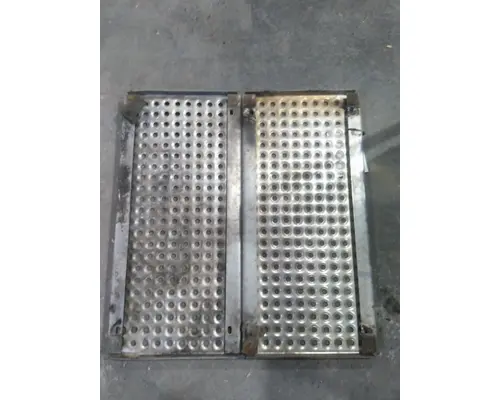 INTERNATIONAL 9400I DECK (CATWALK) STEP