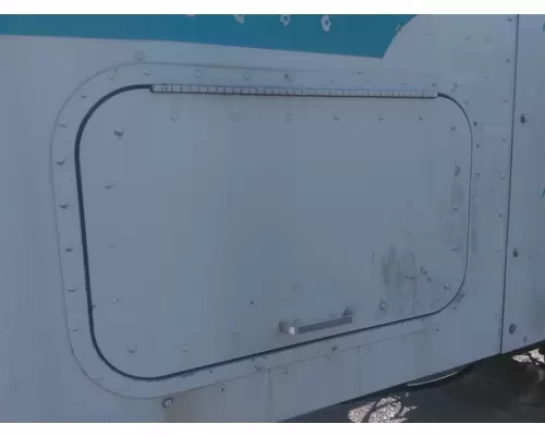INTERNATIONAL 9400I DOOR, COMPARTMENT
