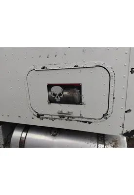 INTERNATIONAL 9400I DOOR, COMPARTMENT