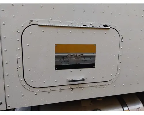 INTERNATIONAL 9400I DOOR, COMPARTMENT