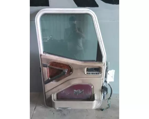 INTERNATIONAL 9400I DOOR ASSEMBLY, FRONT