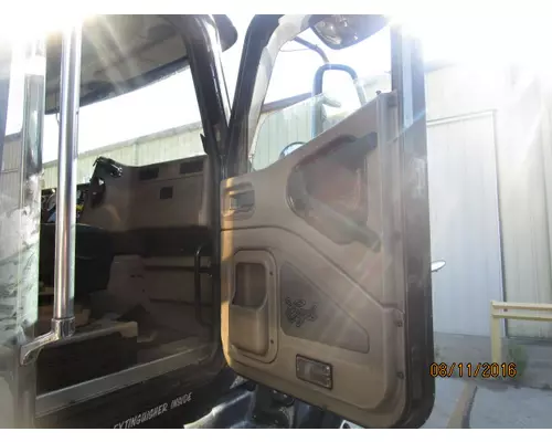 INTERNATIONAL 9400I DOOR ASSEMBLY, FRONT