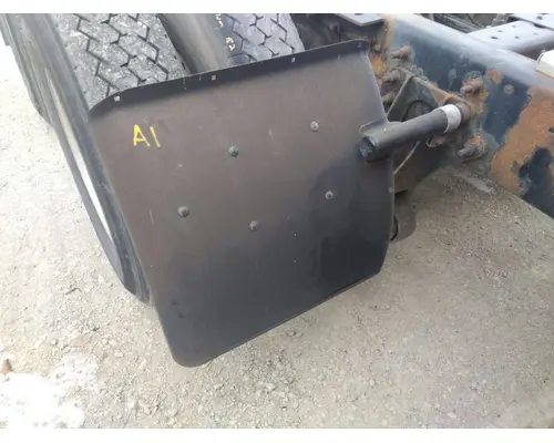 INTERNATIONAL 9400I FENDER, QUARTERHALF REAR