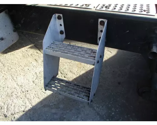 INTERNATIONAL 9400I FRAME STEP