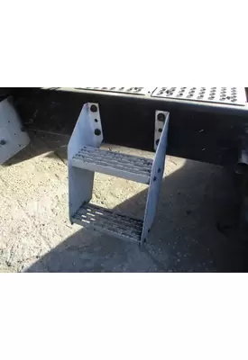 INTERNATIONAL 9400I FRAME STEP
