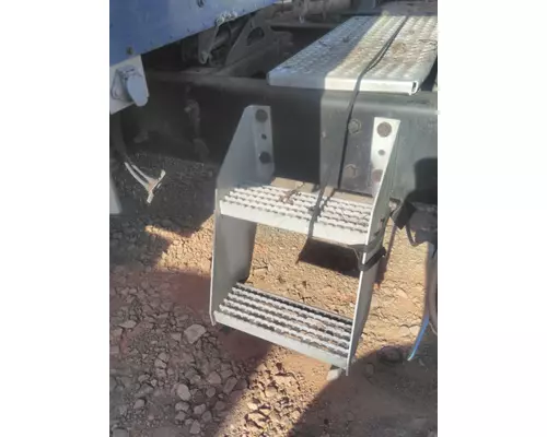 INTERNATIONAL 9400I FRAME STEP