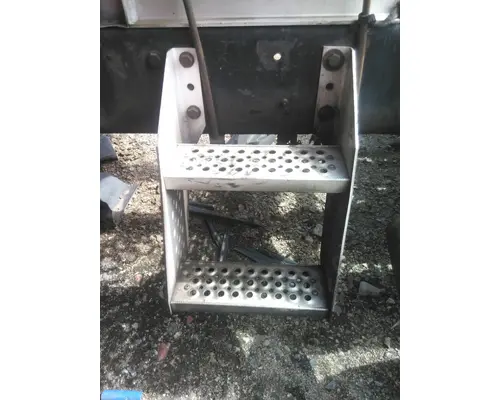 INTERNATIONAL 9400I FRAME STEP
